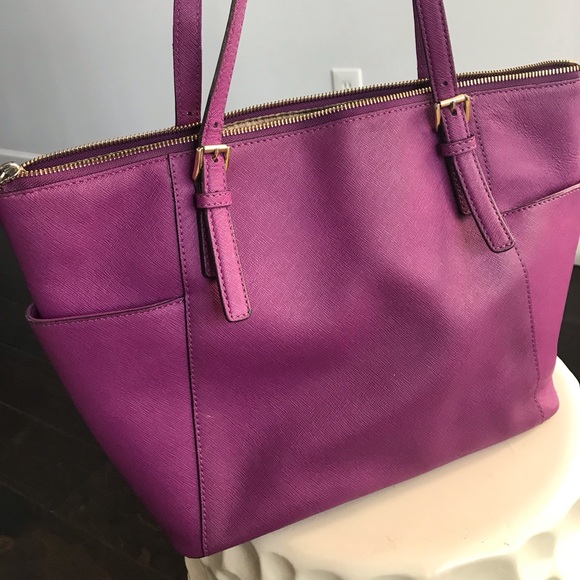 Michael Kors Jet Set Medium Tote - Picture 2 of 5